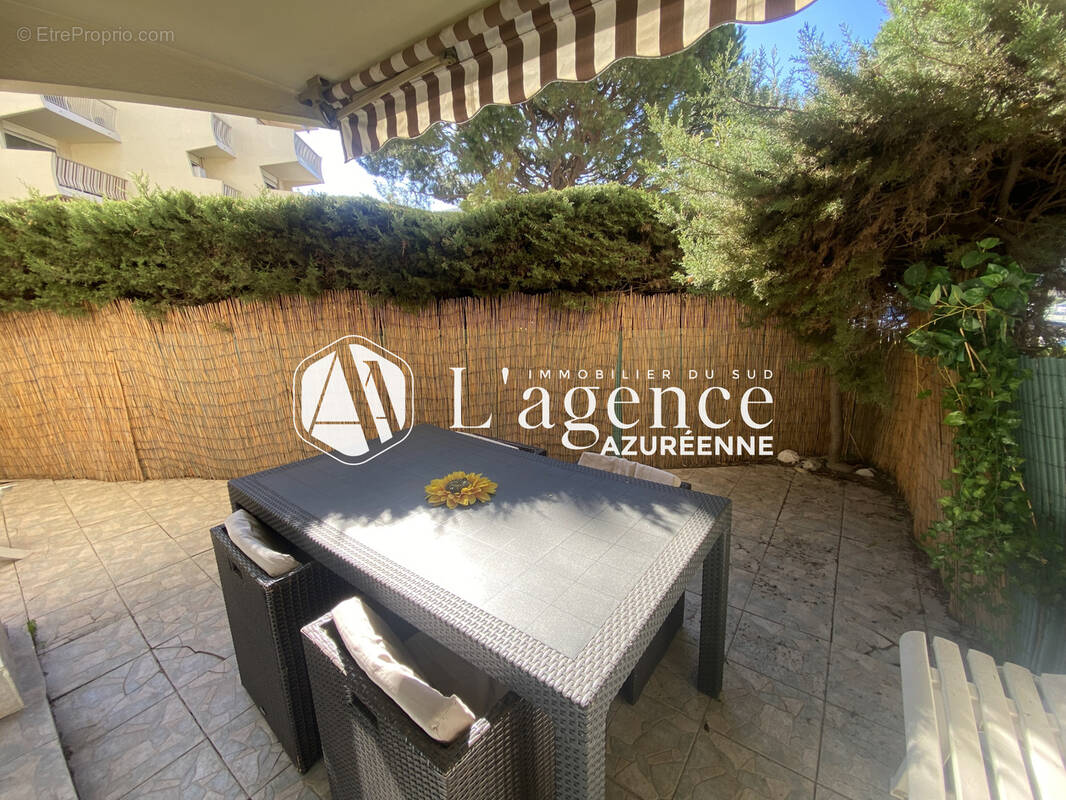 Appartement à SAINT-LAURENT-DU-VAR