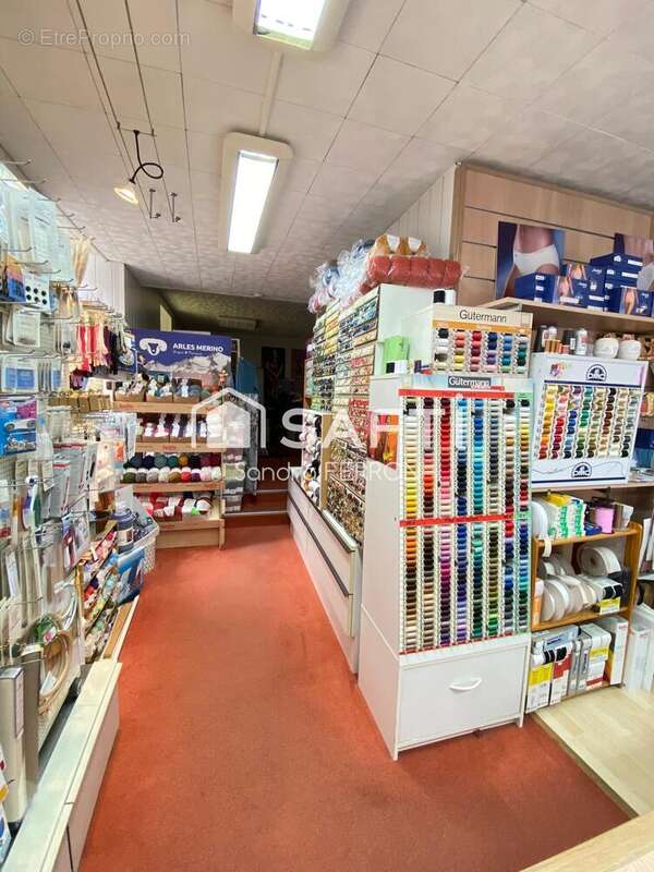 Photo 5 - Commerce à SAINT-JEAN-D'ANGELY