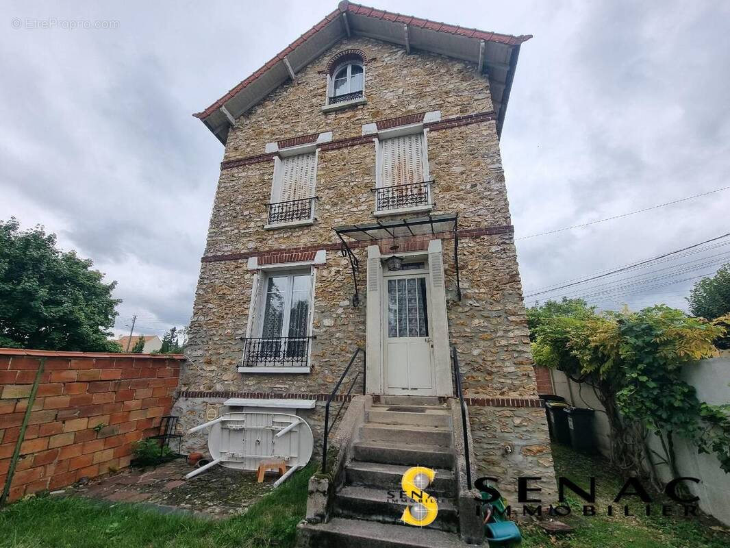 Maison à SAINT-LEU-LA-FORET