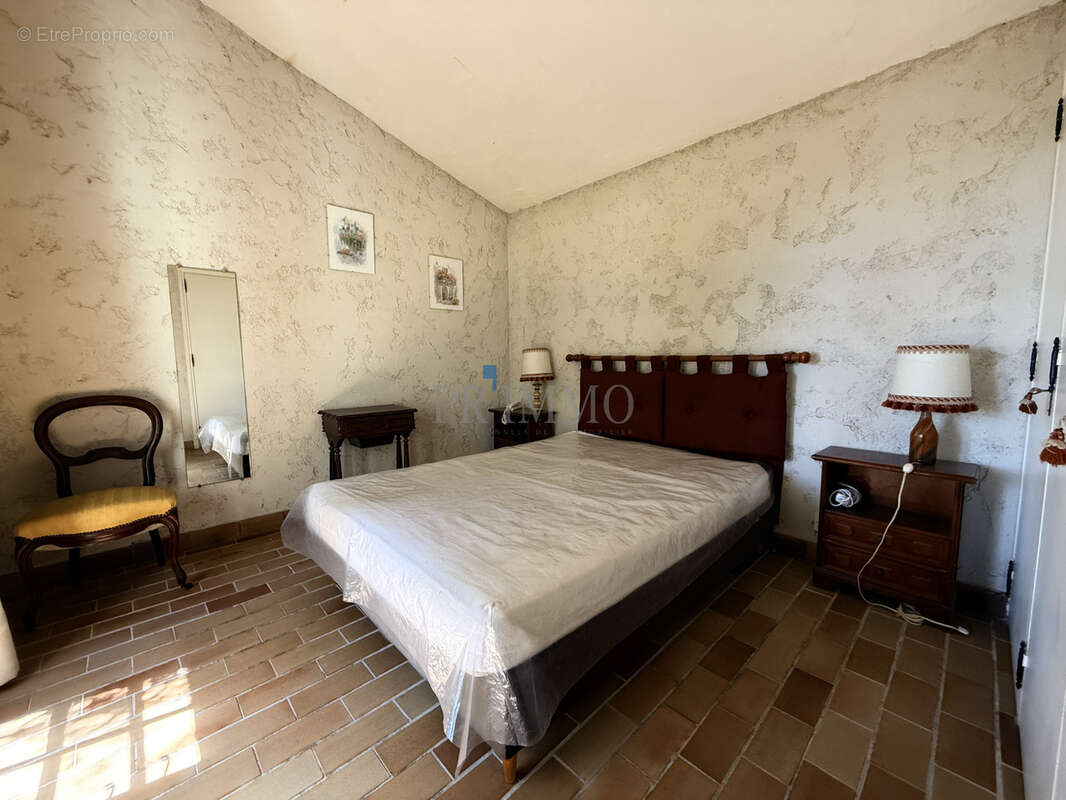 Maison à LES ISSAMBRES