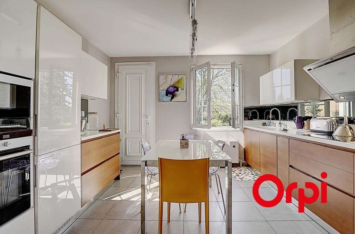 Maison à CAILLOUX-SUR-FONTAINES