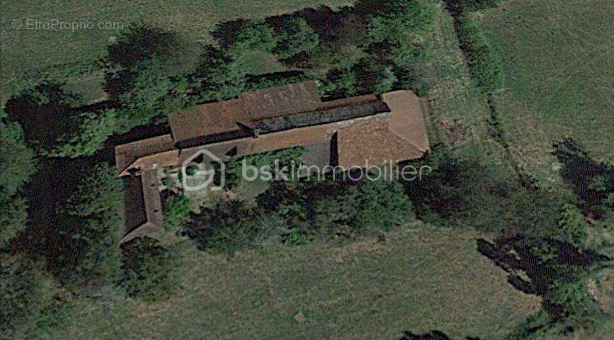 Maison à PRESSIGNAC-VICQ