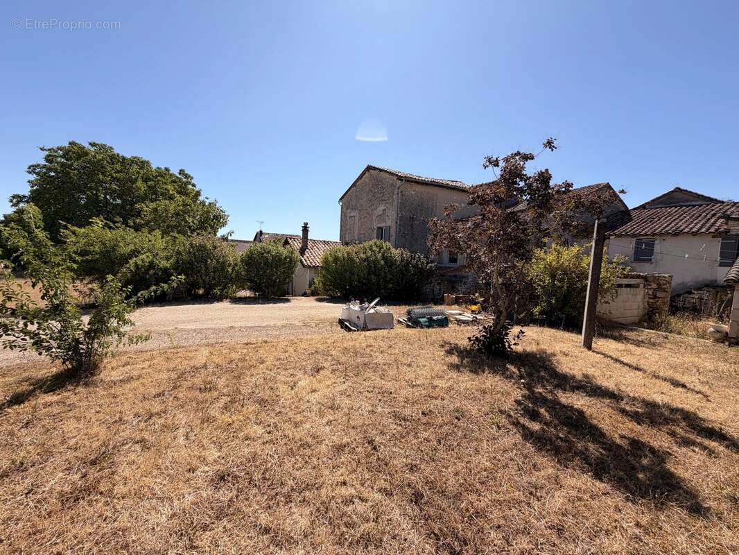 Coup de cœur : maison en pierre pleine de charme au cœur de Verteuil-sur-Charente - photo 18