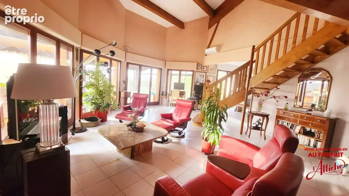 villa d'architecte de 255 m² sur 2700 m² de terrain - photo 7