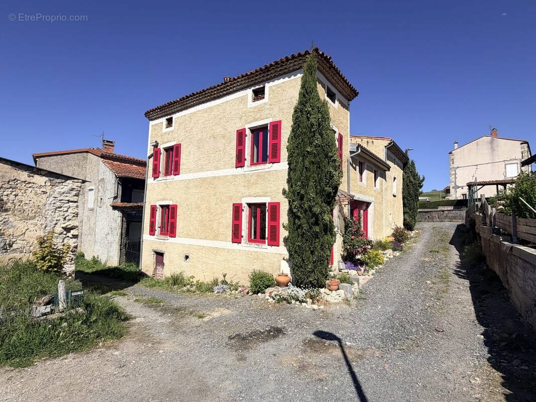 Maison à REIGNAT