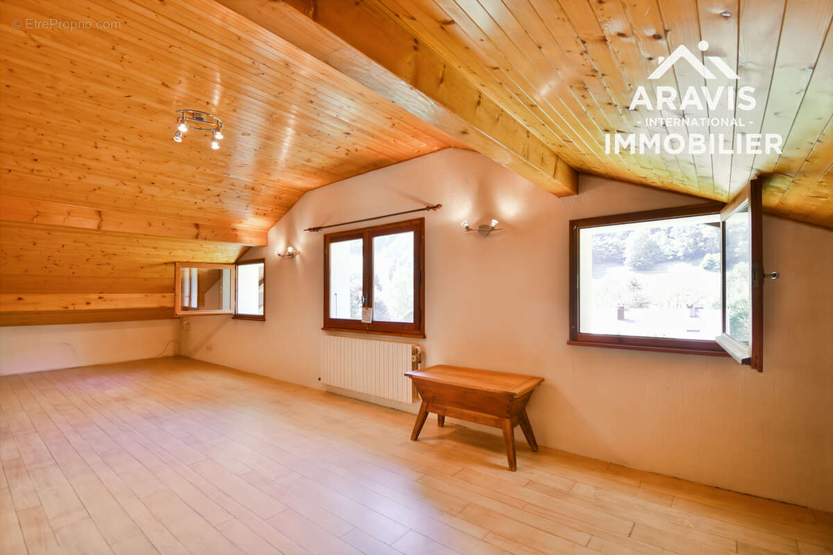 EXCLUSIVITÉ - Maison familiale avec vue panoramique sur les montagnes à Thônes - photo 18