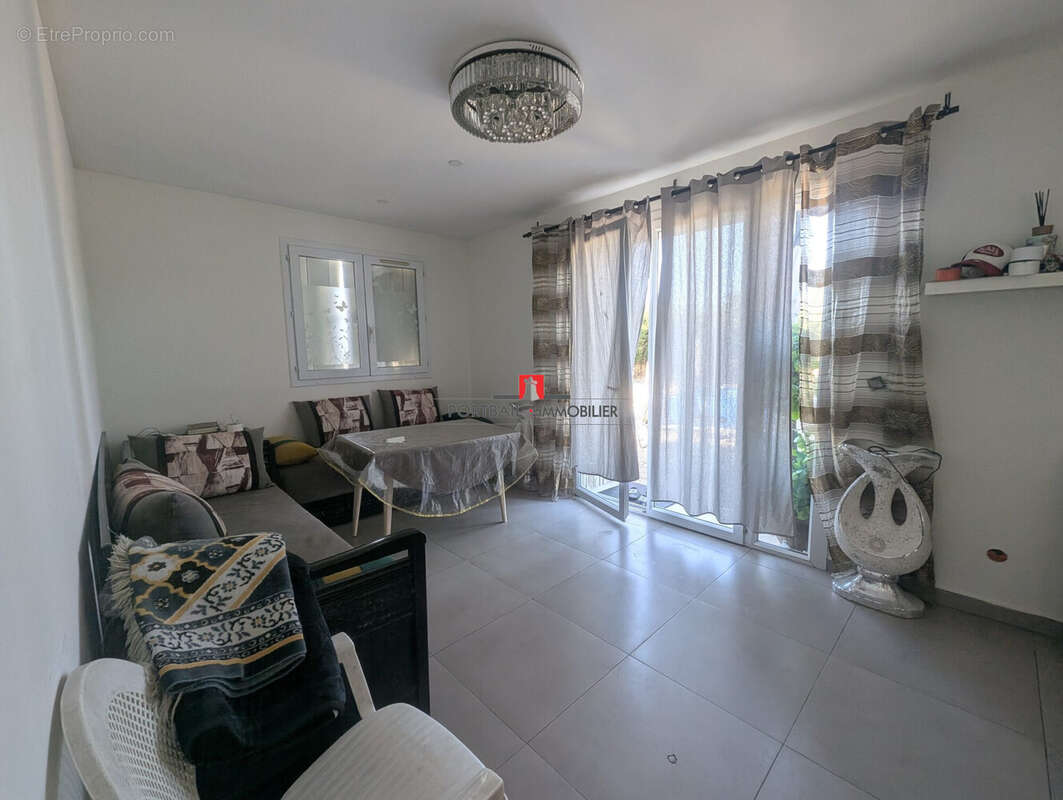 Maison 217 m² à Etauliers  - photo 3
