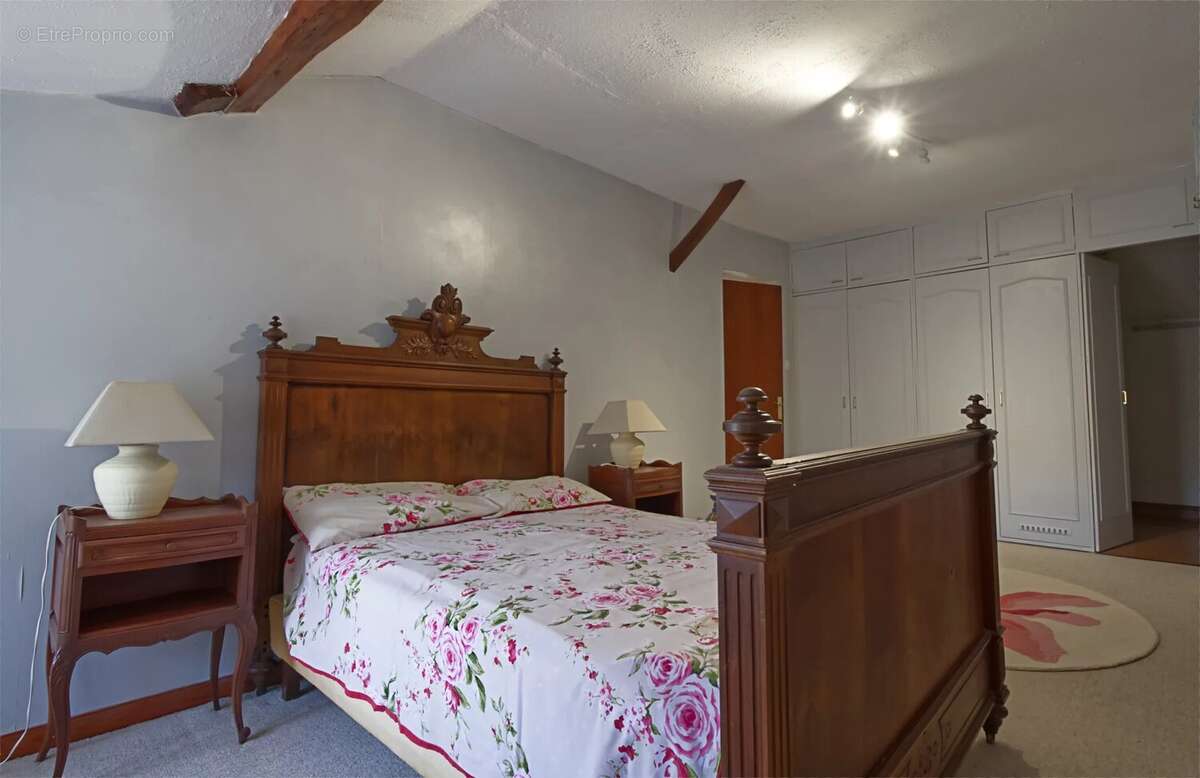 Complexe de gîtes avec une ferme de 3 chambres et 3 gîtes avec piscine chauffée - photo 7