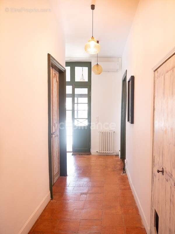Demeure d'exception au coeur de l'ancienne rue Royale, 6 pièces, 290 m2 avec petit patio  (32) - photo 23