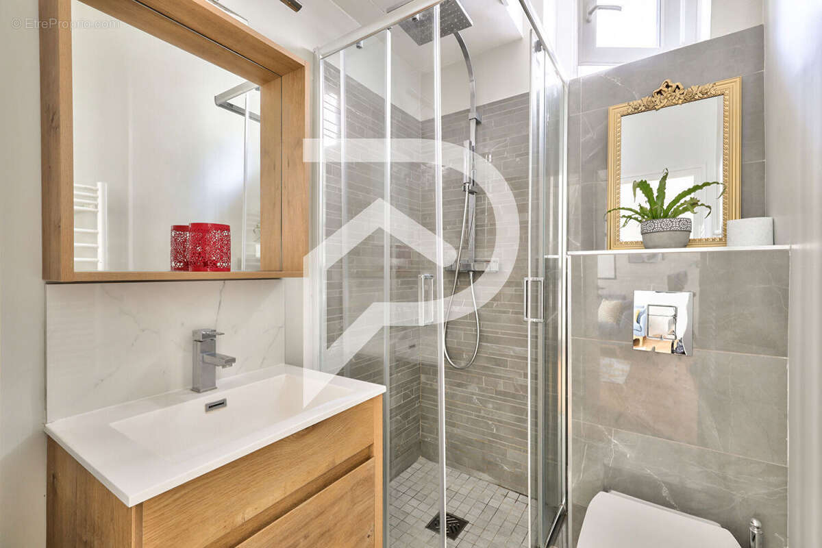 Appartement à PARIS-8E