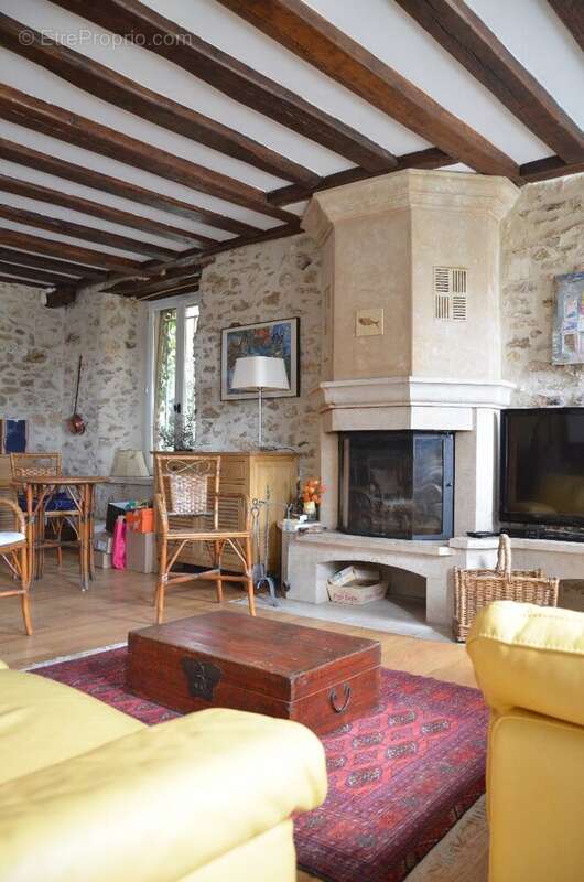 Maison à LA CELLE-LES-BORDES