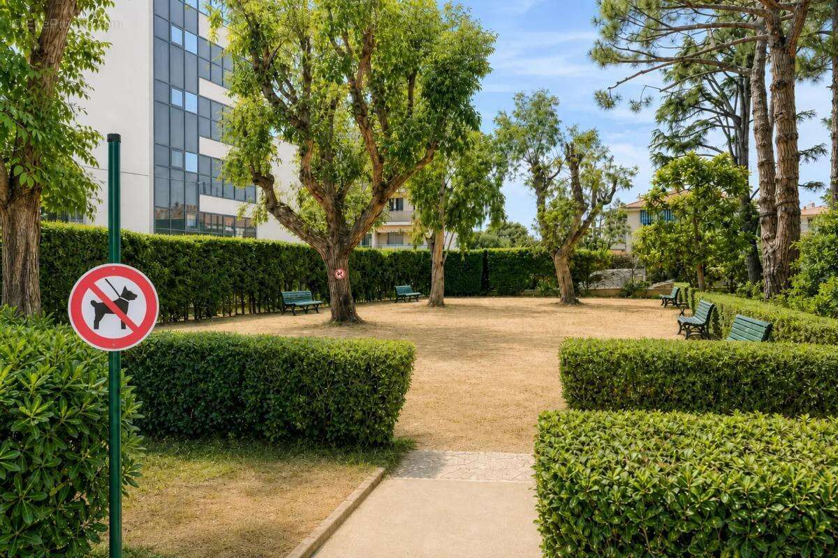 Appartement 2 pièces de 55 m² à Saint-Laurent-du-Var - photo 15