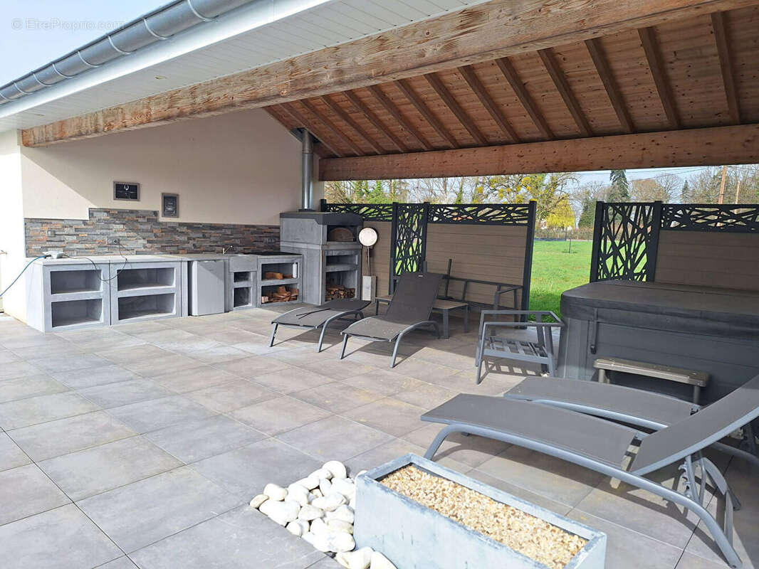 Maison à ASNANS-BEAUVOISIN