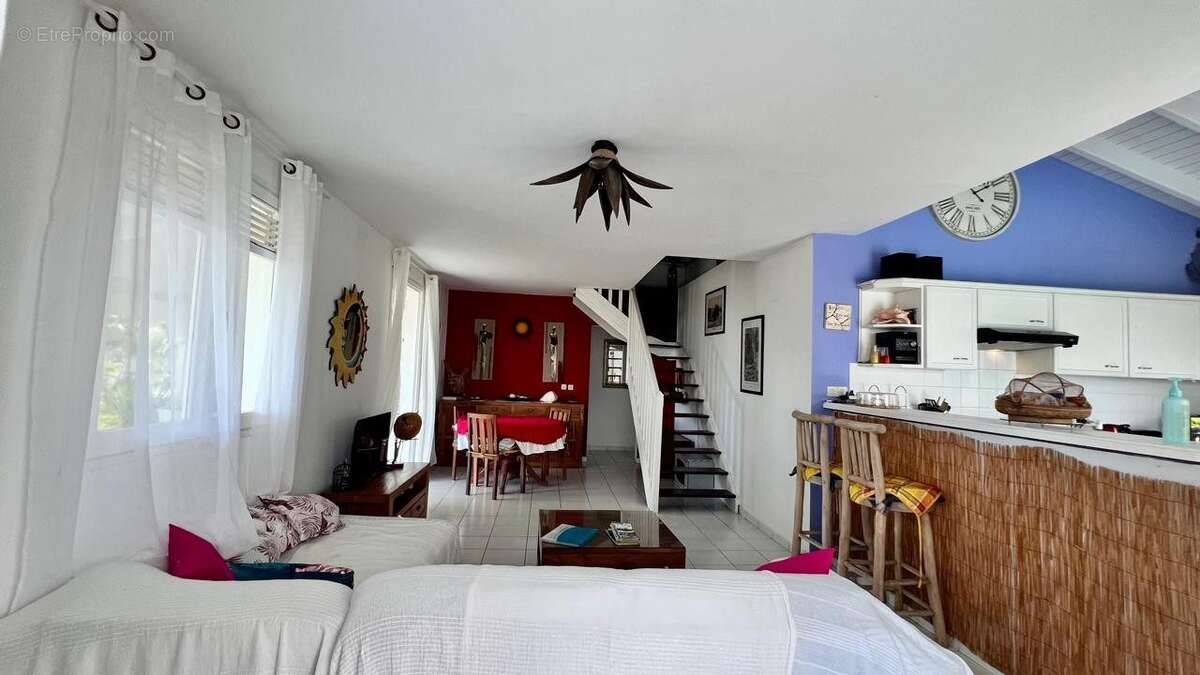 Maison à SAINTE-ROSE