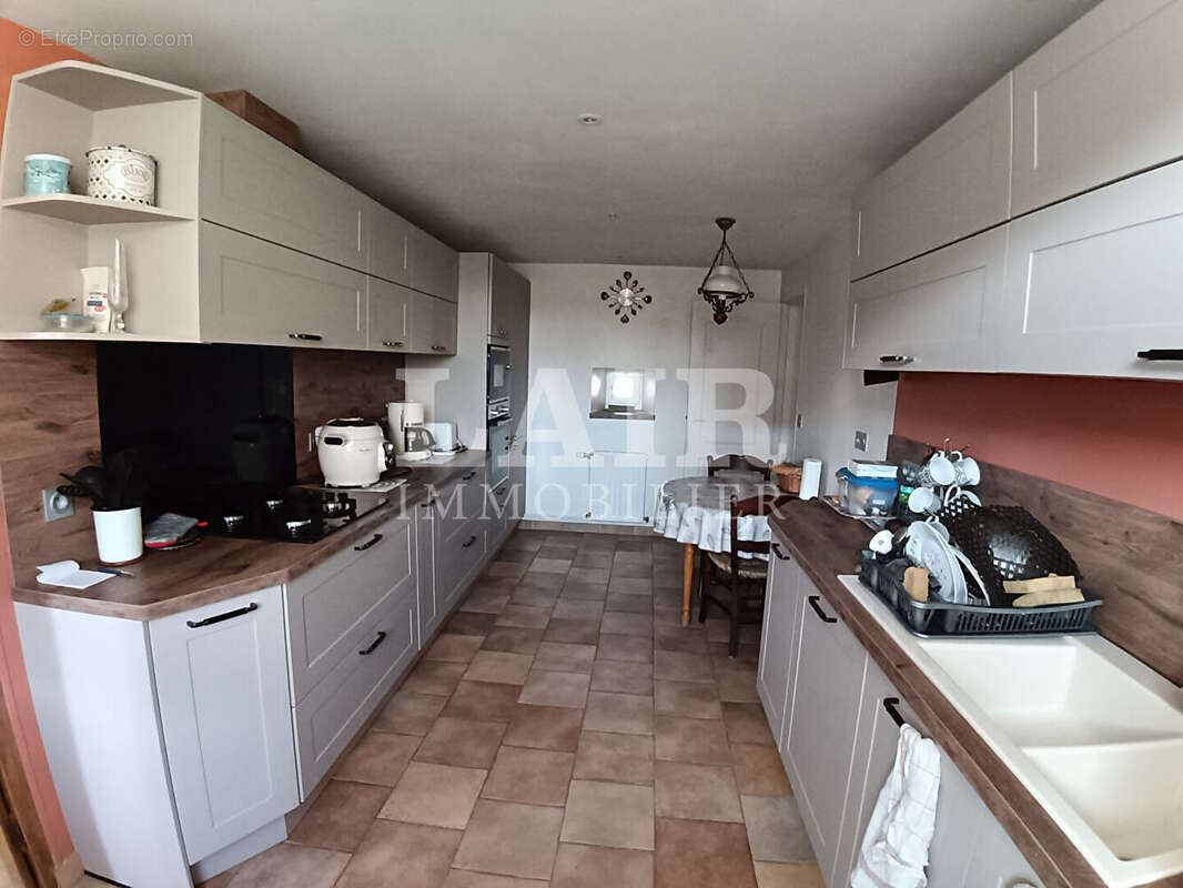 Maison à LE MELE-SUR-SARTHE