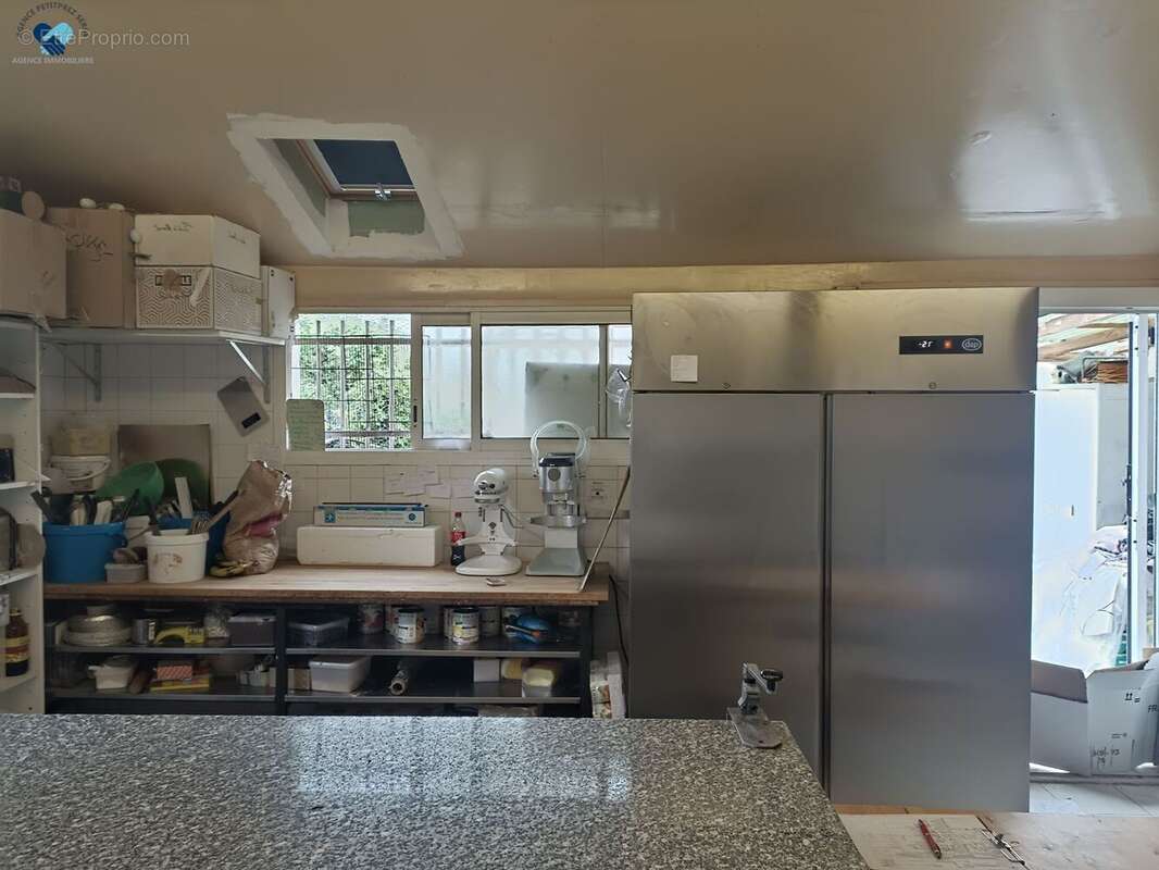 Commerce à PECHBONNIEU