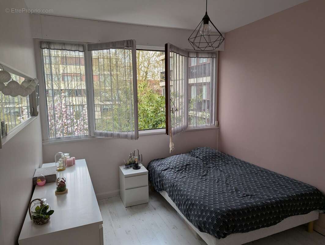 Appartement à FONTENAY-LE-FLEURY