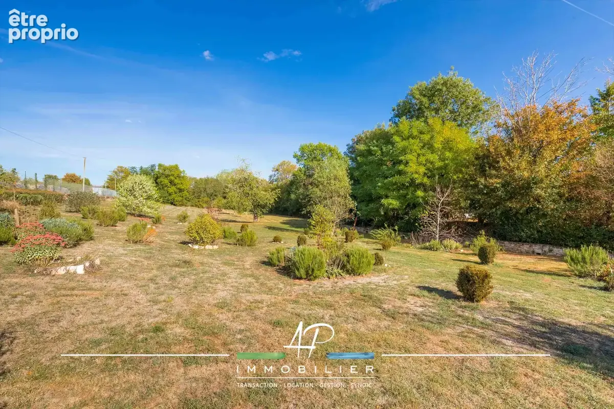 Belle propriété avec dépendances sur plus d’un hectare - photo 17