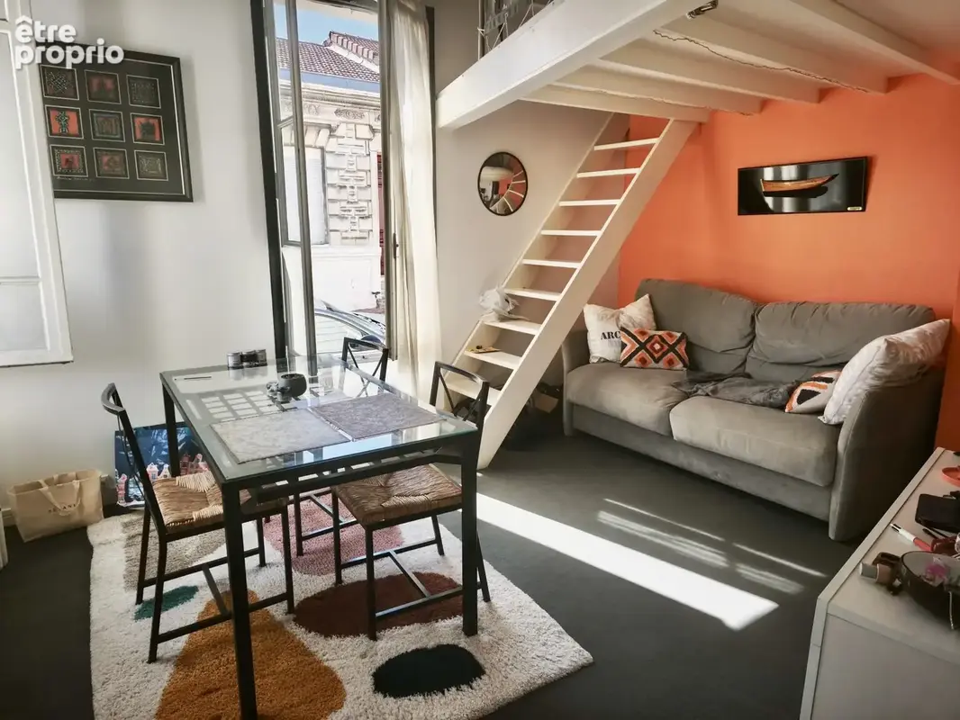Quartier du tondu-charmant t2 bis avec mezzanine et cave - photo 1