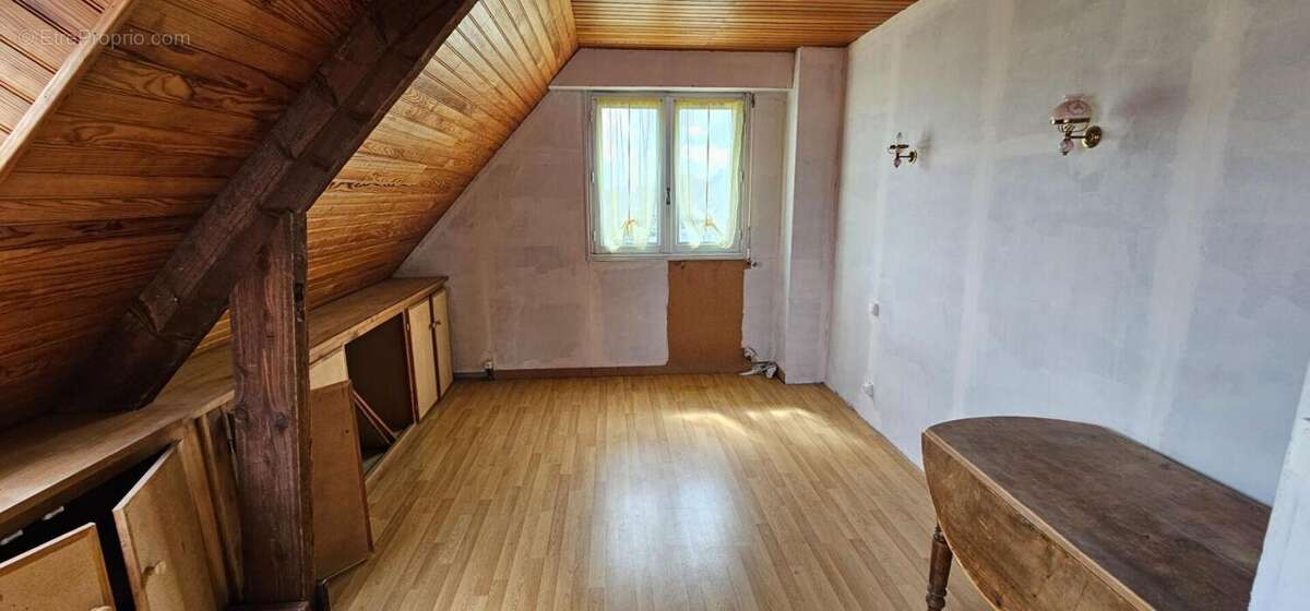 Maison à MALGUENAC
