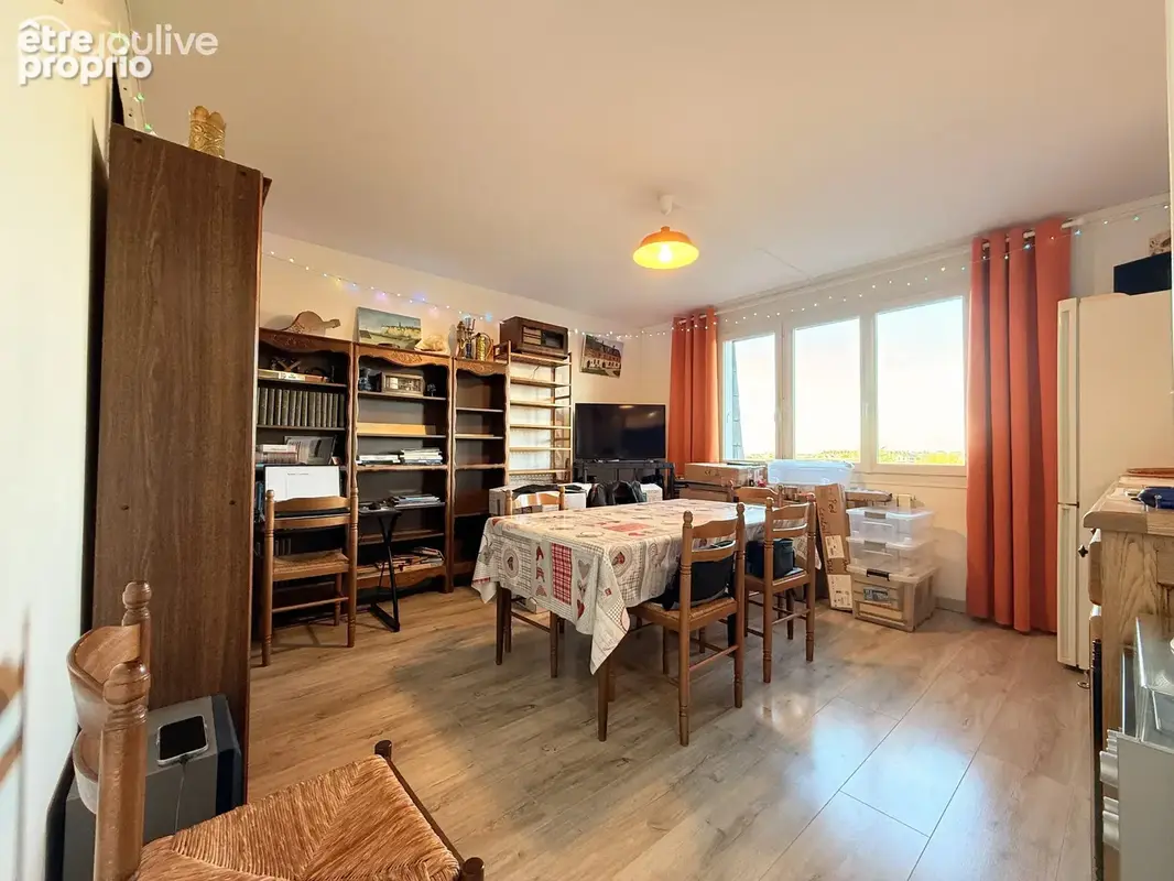 Dieppe Janval – T2 dernier étage avec ascenseur, vue dégagée, balcon sud, 2 parkings + cave - photo 2
