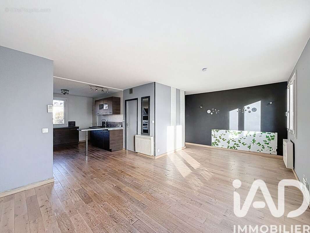 Photo 6 - Appartement à LE MESNIL-LE-ROI