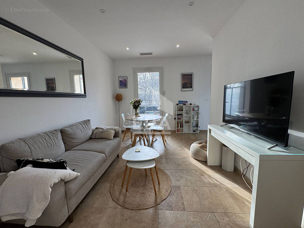 Appartement à SAINT-CYR-SUR-MER