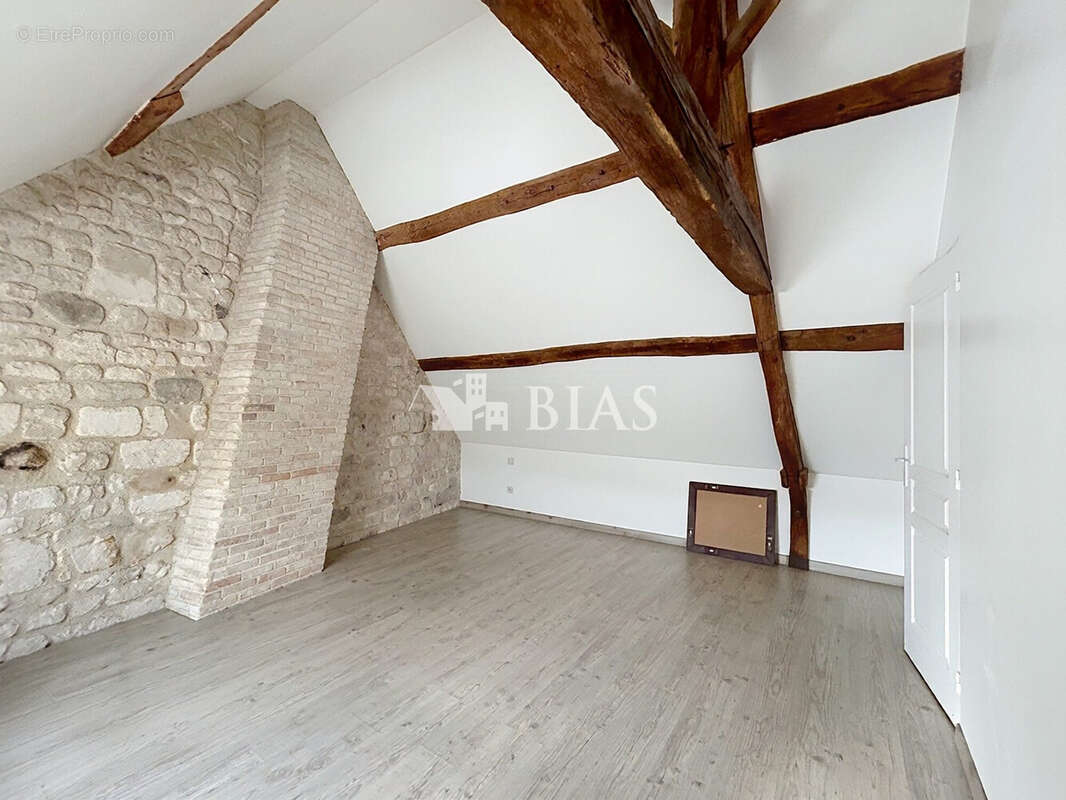 Maison 125 m² à La Riviere-Saint-Sauveur  - photo 2