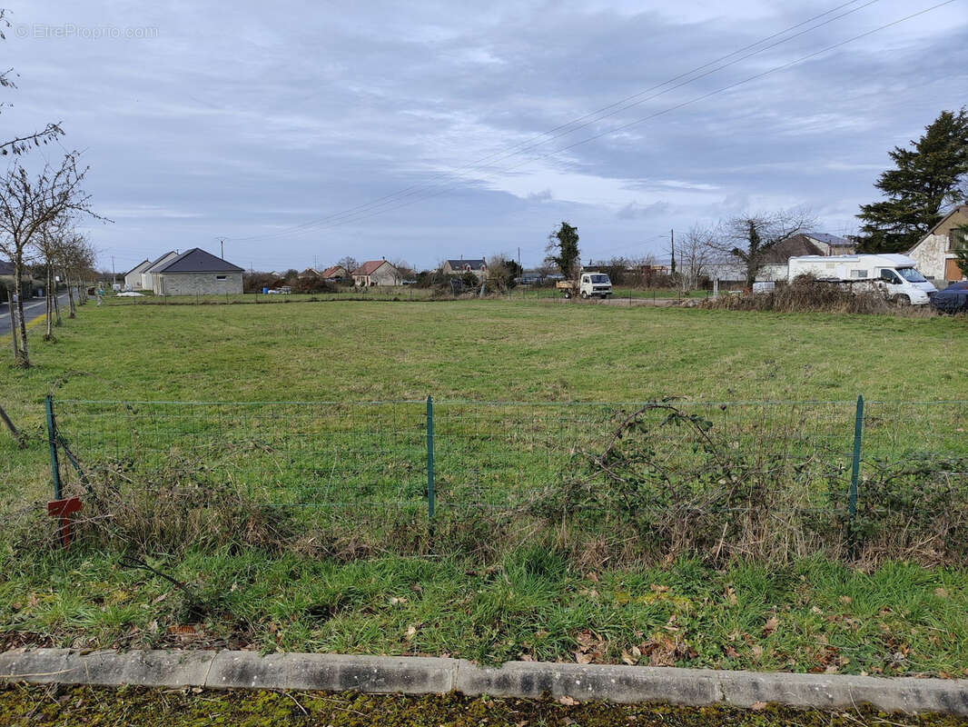Terrain à LE MAGNY