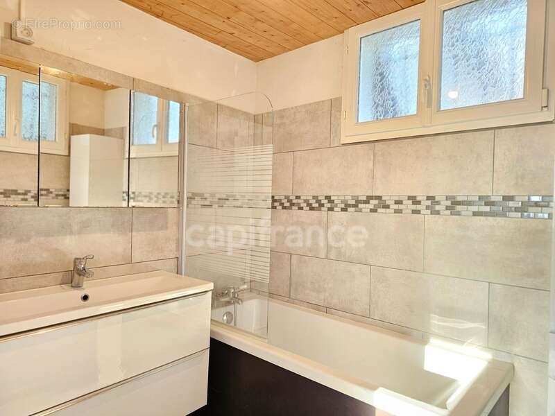 Maison à BOUVAINCOURT-SUR-BRESLE