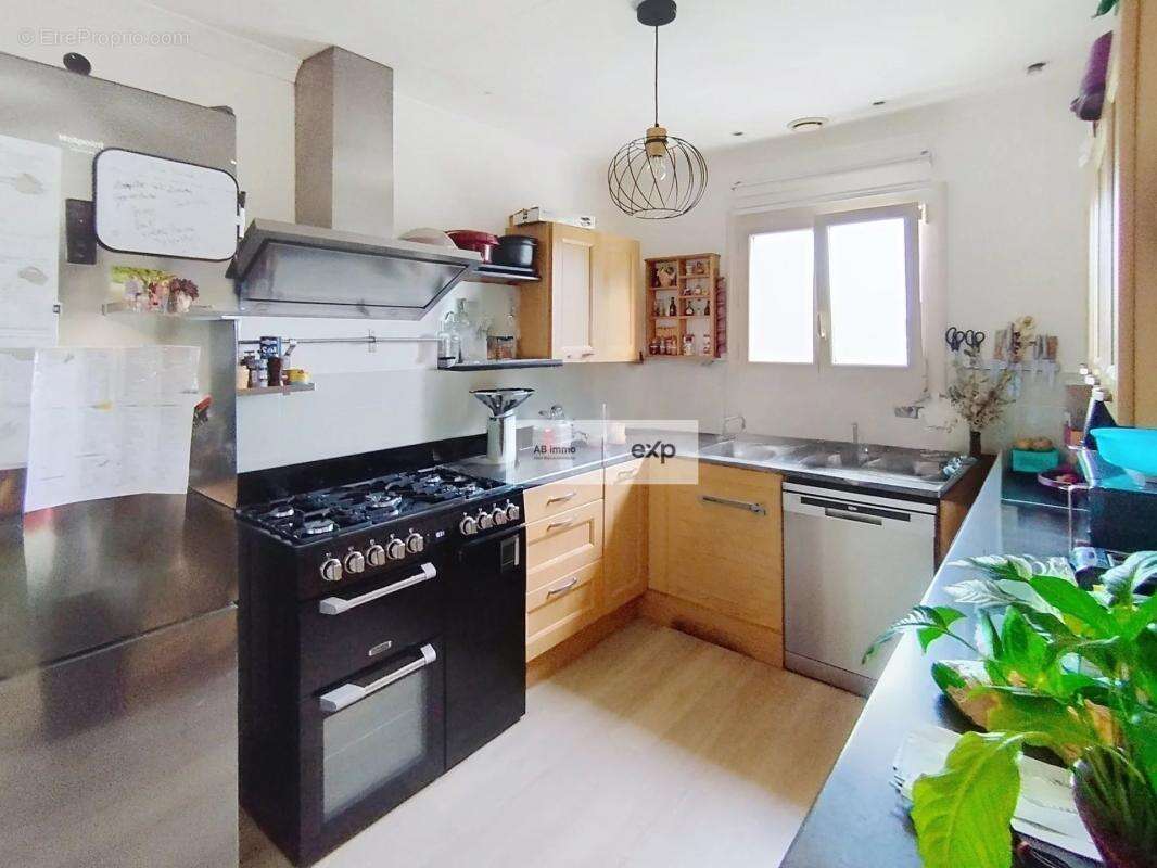 Maison à CASTELNAU-MONTRATIER