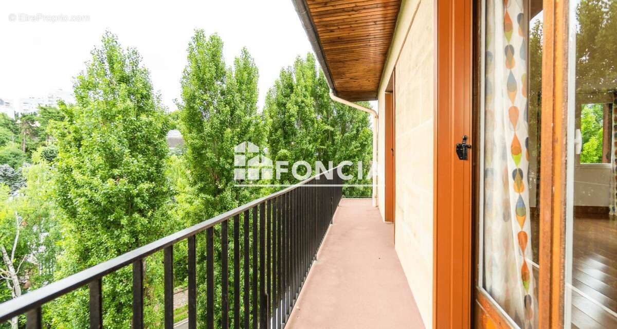 Appartement à MAREIL-MARLY