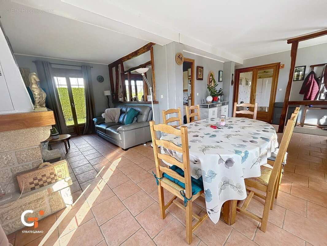 Maison à SAINT-PIERRE-DE-VARENGEVILLE