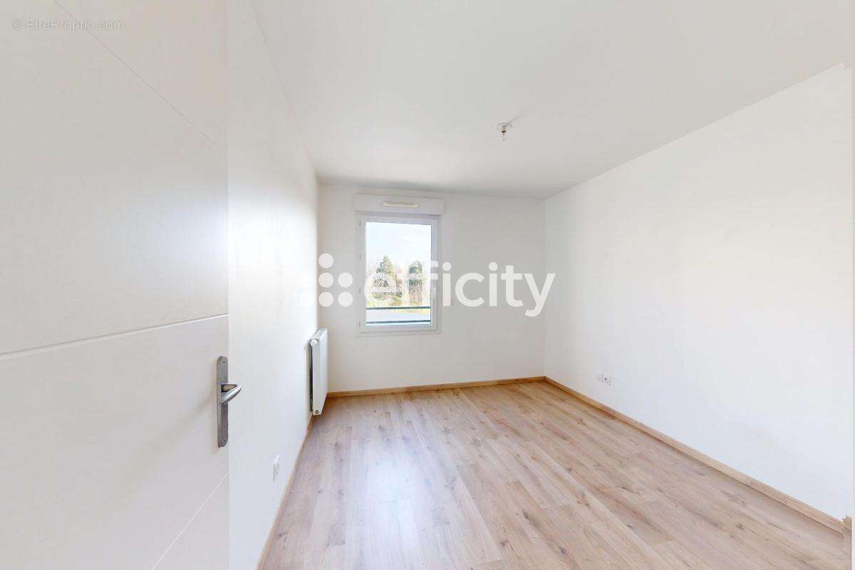 Appartement à SAINT-GENIS-LAVAL
