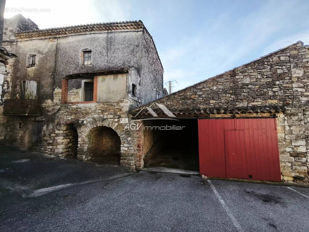 Maison à SAINT-CESAIRE-DE-GAUZIGNAN