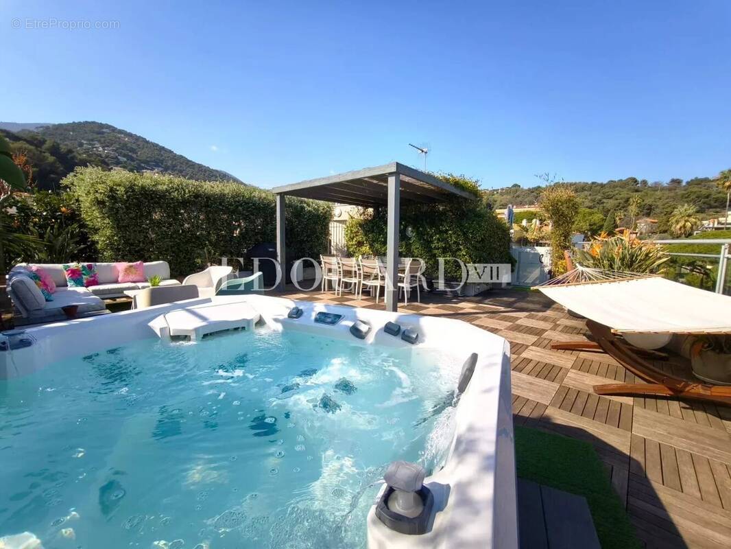 Appartement à ROQUEBRUNE-CAP-MARTIN