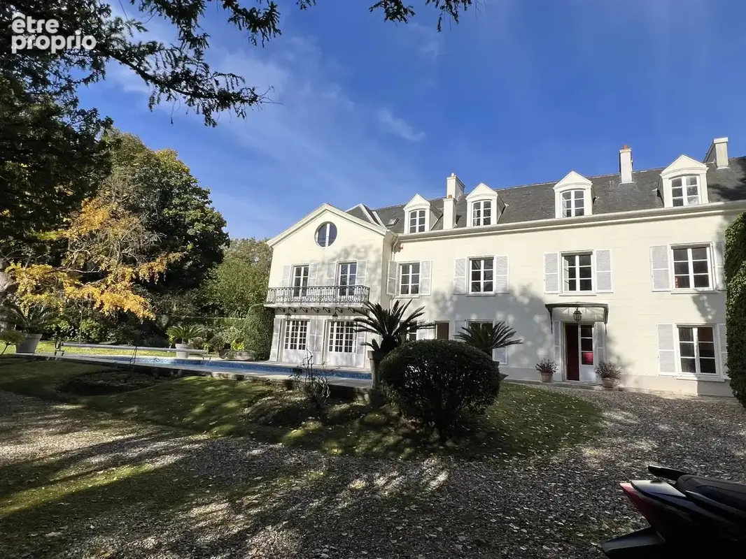 LOUVECIENNES . exceptionnelle propriété ancienne de caractère . maison 600 m2 et dépendances sur parc paysager de plus de 4.500  - photo 3