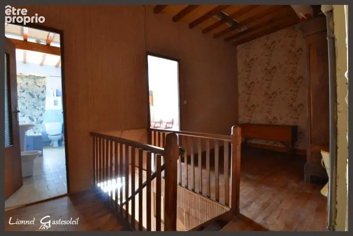 Maison de ville à vendre à rénover 2 chambres avec cour et petite dépendance à SAINTE FOY LA GRANDE (33) - photo 6