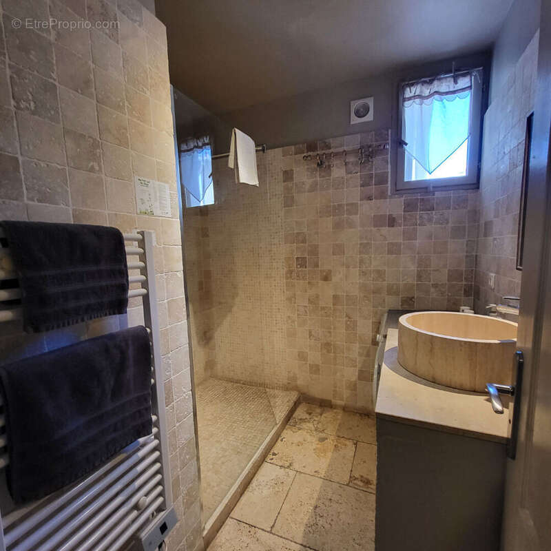 Appartement à L'ISLE-SUR-LA-SORGUE