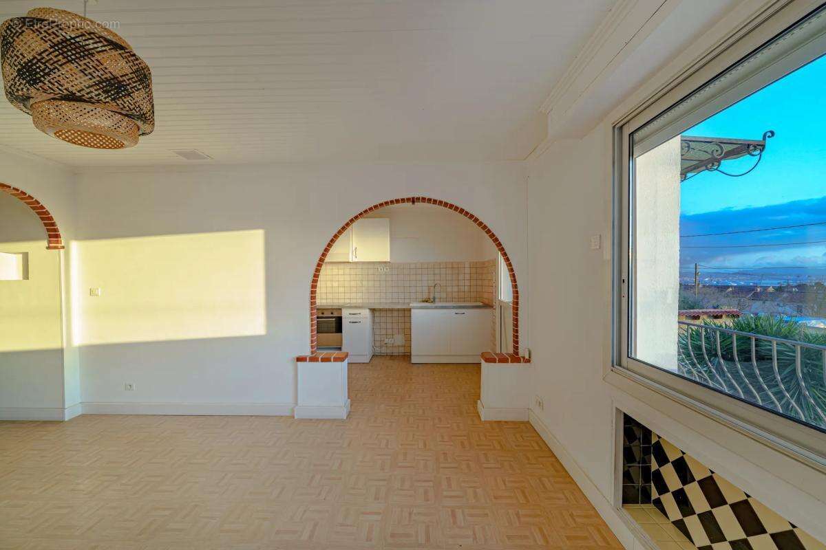 Appartement à MARSEILLE-16E