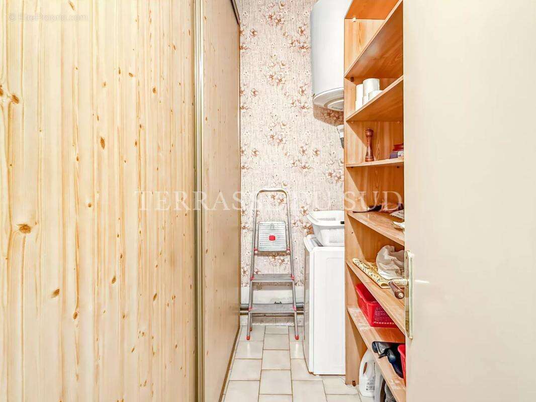 Appartement à MARSEILLE-5E