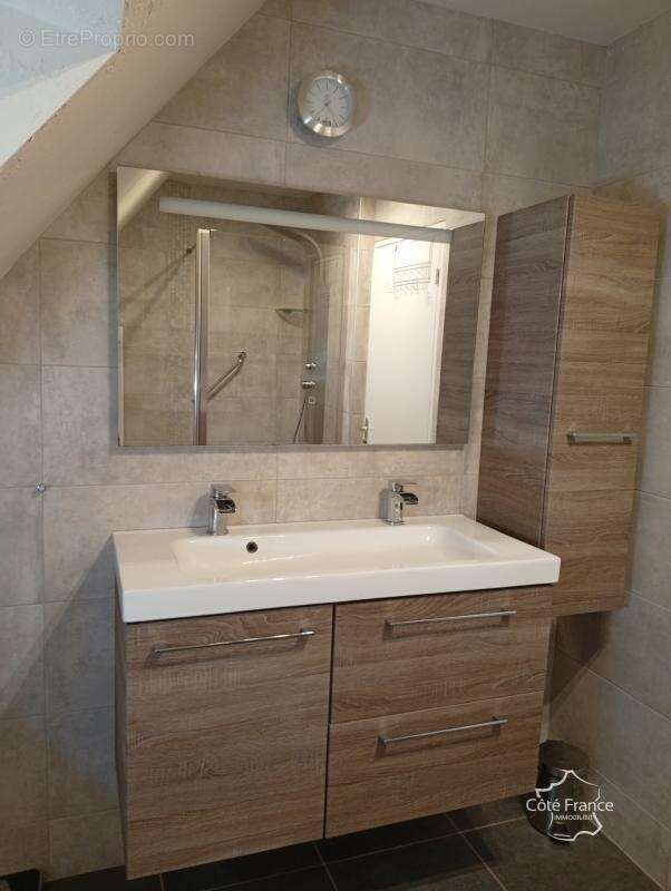 Maison à LA ROCHE-CANILLAC