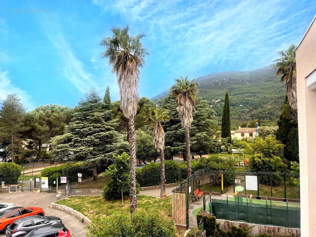 Appartement à CARROS