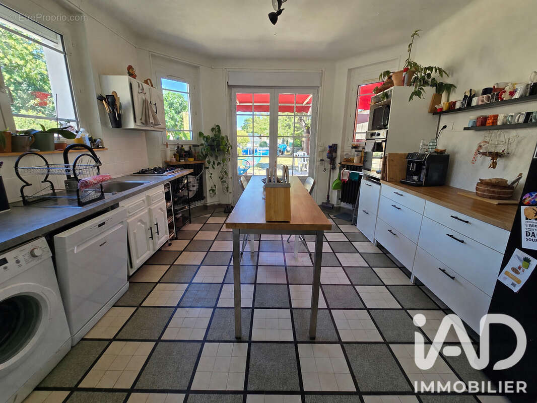 Maison 176 m² à Chateauroux  - photo 7