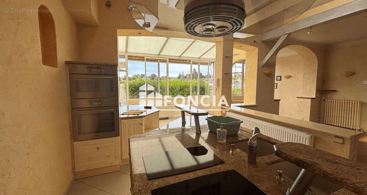 Maison à SAINTE-MAURE-DE-TOURAINE