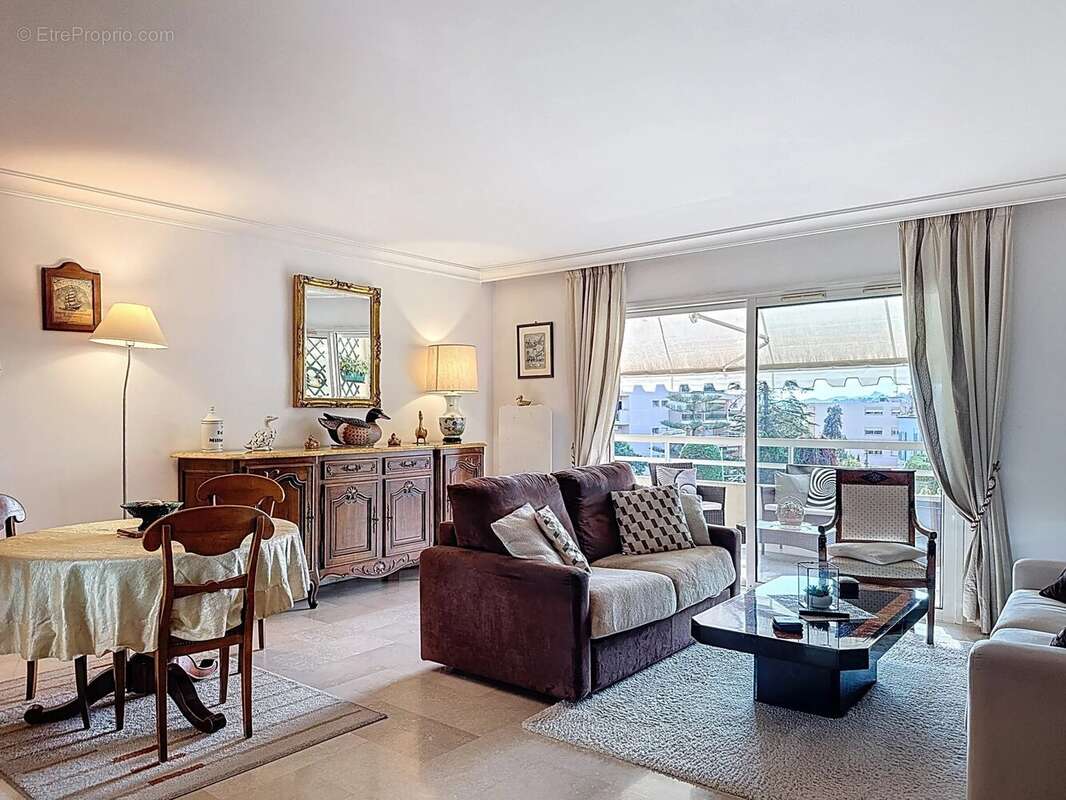 Appartement à LE CANNET