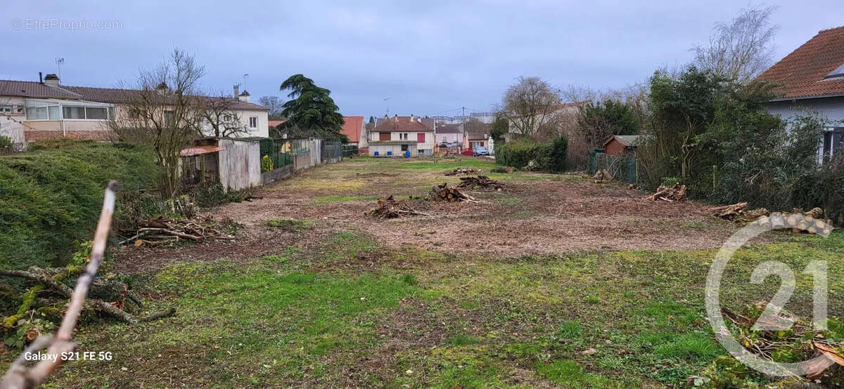 Terrain à CHALONS-EN-CHAMPAGNE