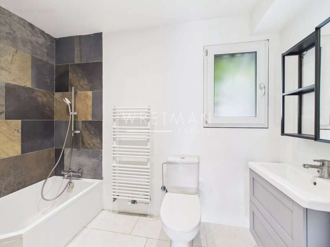 Maison en pierre avec piscine, jacuzzi et panorama exceptionnel - Sospel - photo 16