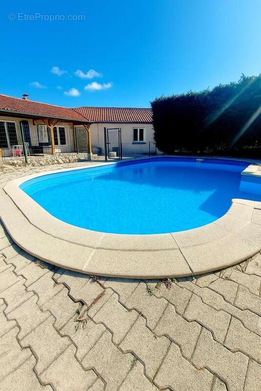 Photo 2 - Maison à VOLVIC