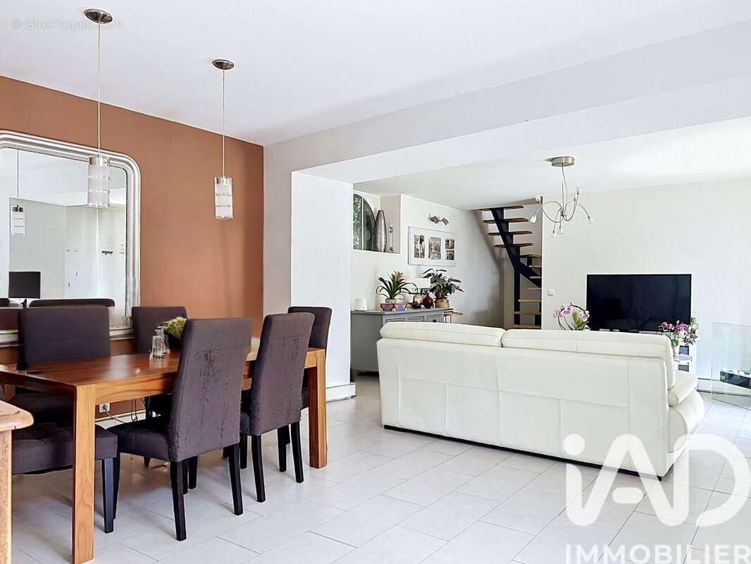 Maison 153 m² à La Falaise  - photo 7